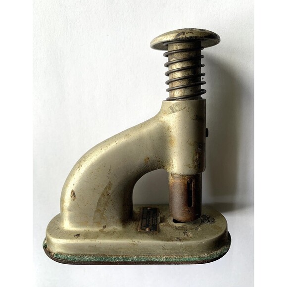 Clipless Stand Machine Made by Clipless Paper Fastener Co Newton Iowa Working - Picture 2 of 9